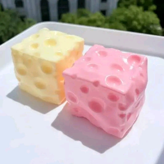 Cheese Squishy Toy – Le Jouet Anti-Stress Ultime !