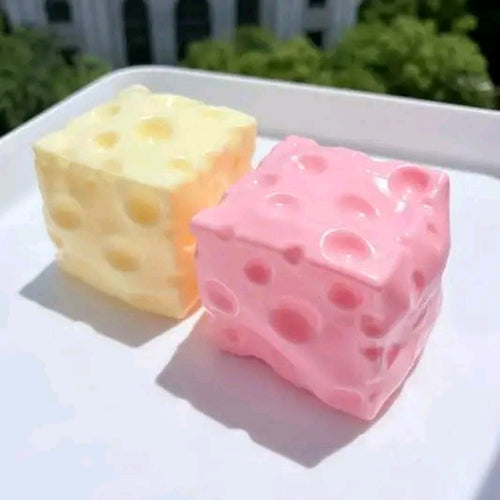 Cheese Squishy Toy – Le Jouet Anti-Stress Ultime !