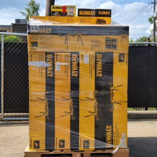 palettes d’outils électriques DeWalt en grande quantité