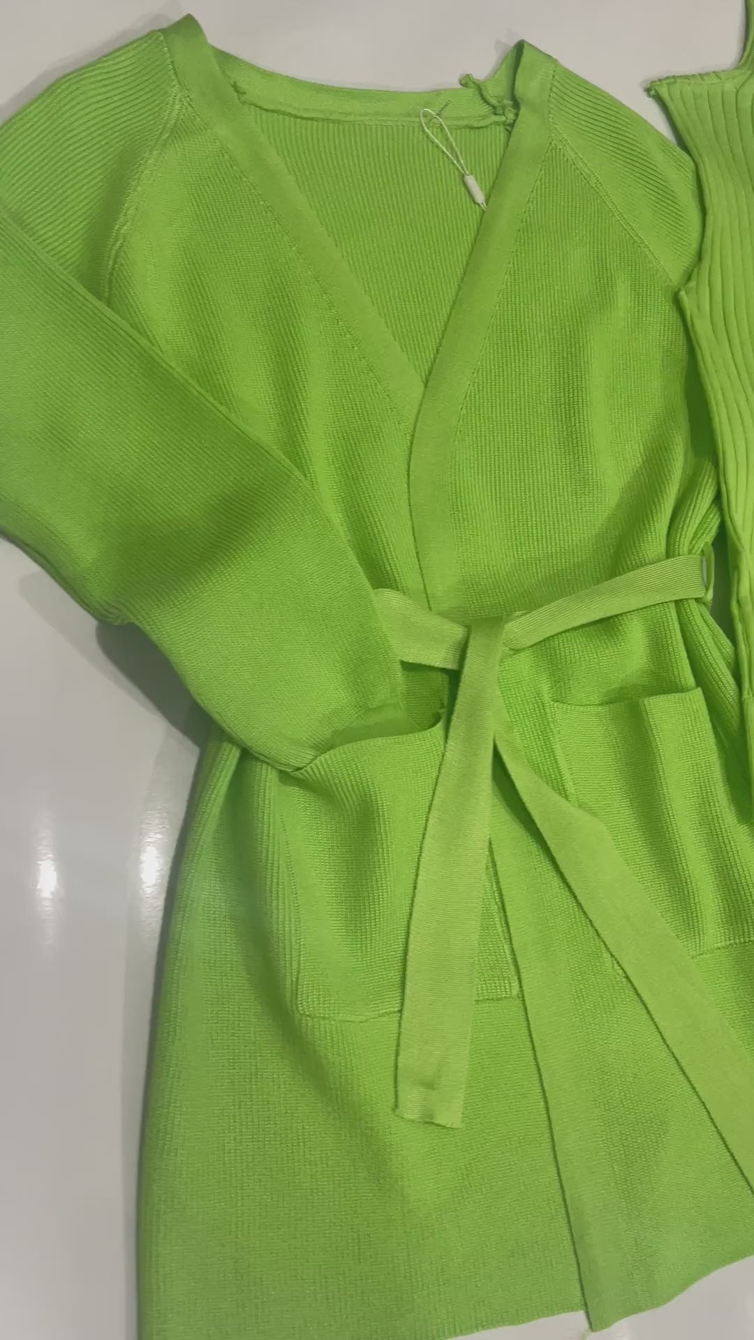 Ensemble 3 pièces gilet débardeur et pantalon palazzo anis