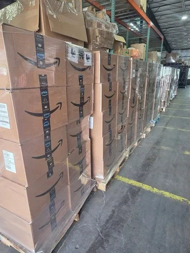 Lot de 164 unités (Boîtes de vêtements mystères)
